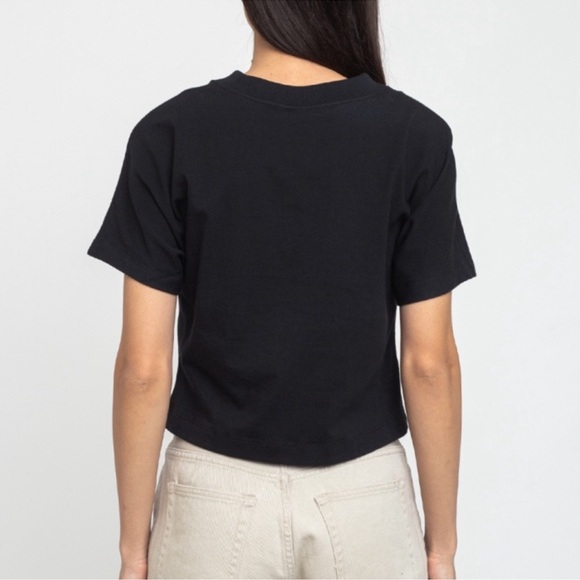 Nike Swoosh T-Shirt - Picture 3 of 9